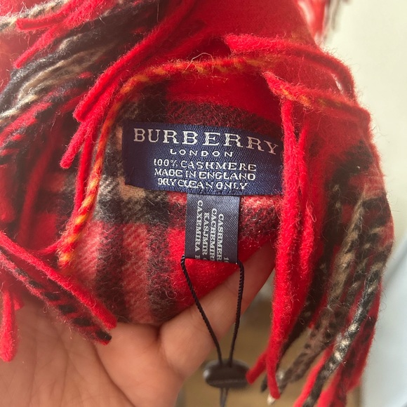 NWT Burberry Cashmere Happy Fringed Red Scarf - Picture 3 of 6